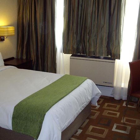Hotel Garden Court Or Tambo International Airport Kempton Park Esterno foto