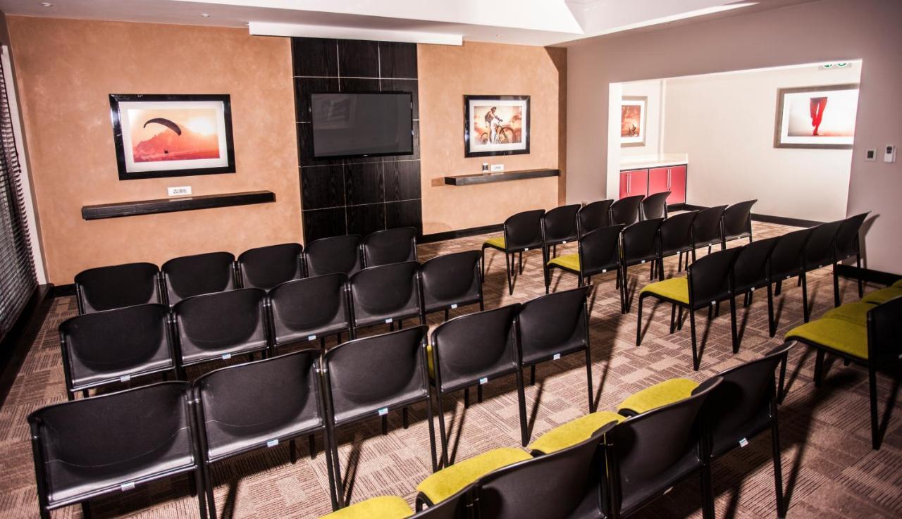 Hotel Garden Court Or Tambo International Airport Kempton Park Esterno foto