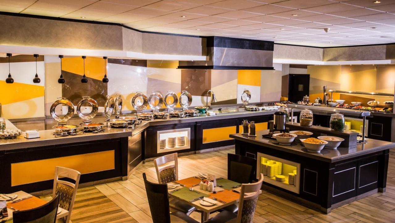 Hotel Garden Court Or Tambo International Airport Kempton Park Esterno foto