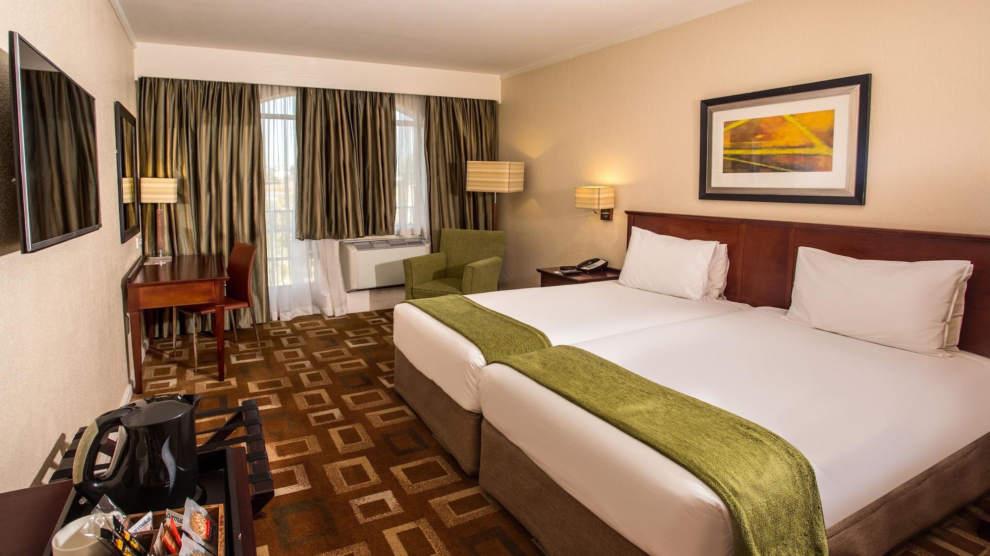 Hotel Garden Court Or Tambo International Airport Kempton Park Esterno foto