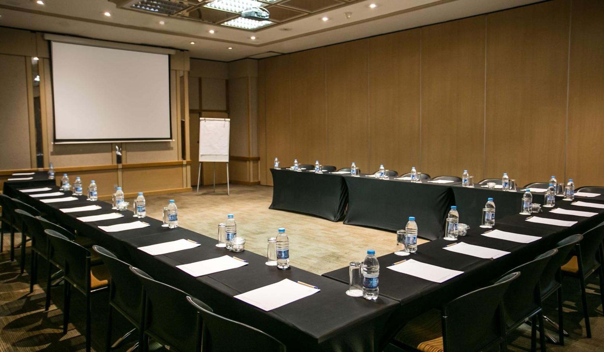 Hotel Garden Court Or Tambo International Airport Kempton Park Esterno foto