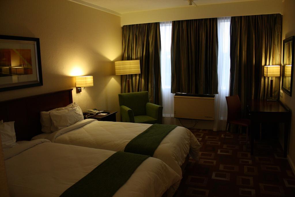 Hotel Garden Court Or Tambo International Airport Kempton Park Esterno foto