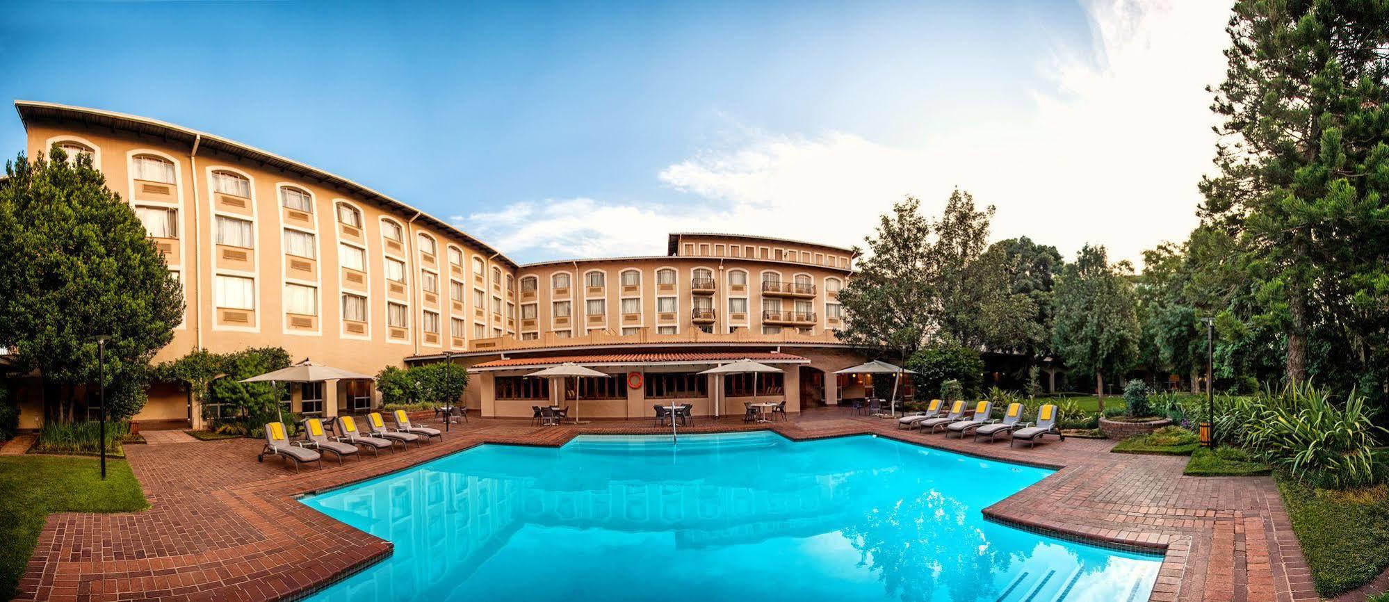 Hotel Garden Court Or Tambo International Airport Kempton Park Esterno foto