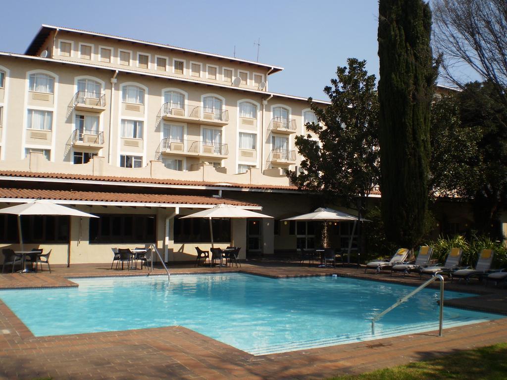 Hotel Garden Court Or Tambo International Airport Kempton Park Esterno foto